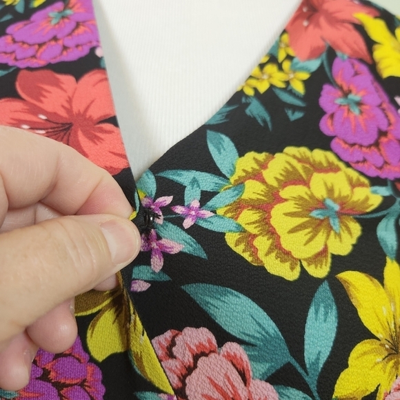 Spense Mixed Print Floral Wrap Dress, sz 4 - Picture 6 of 11